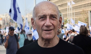 أولمرت: جرائم الحرب لا ترتكب في غزة فقط بل بالضفة أيضا ويوميا