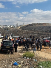 إعلام الأسرى الفلسطينيين:تحرك الحافلات لنقل الأسرى الفلسطينيين من سجون العدو الصهيوني 