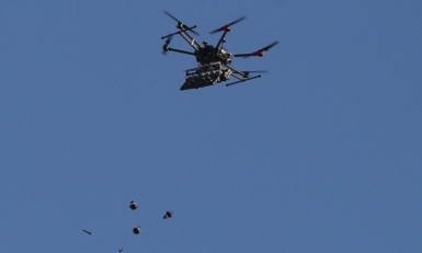  مسيرة صهيونية تلقي قنابل على مستشفى العودة في جباليا بغزة