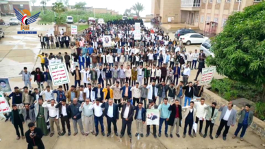 مسيرة لطلاب جامعة المحويت للتنديد بجرائم الكيان الغاصب بحق أبناء غزة