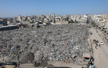 أكثر من ربع مليون طن حجم النفايات المكدسة في مدينة غزة