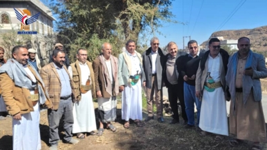 هيئة مياه الريف تسلّم موقع حفر بئر مشروع بني محرم بريف إب للجهة المنفذة
