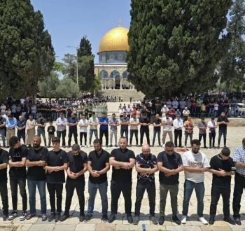   35 ألفا يؤدون صلاة الجمعة في المسجد الأقصى