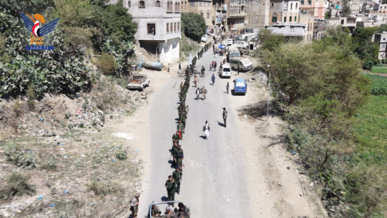 مسير راجل ووقفة للشرطة المجتمعية ومنتسبي إدارة أمن السدة في إب