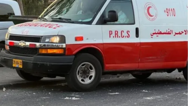 الهلال الأحمر الفلسطيني: إصابة عدد من المسعفين برصاص العدو الصهيوني