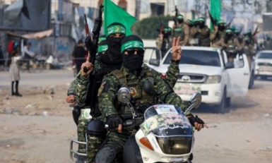 "القسام" تنشر مشاهد لعملية إنقاذ أسرى "إسرائيليين" من نفق تعرض للقصف قبل أيام