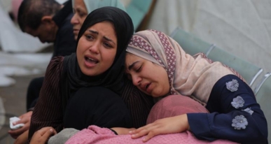 مركز حقوقي: نساء غزة بين فقدان الأحبة وأعباء البقاء تحت الإبادة