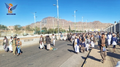 توافد جماهيري كبير للمشاركة في مسيرات "مع غزة جهاد وتعبئة واستنفار، وجاهزون لردع أي عدوان"