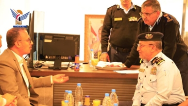 مناقشة آلية تعزيز التكامل المؤسسي بين شرطة المرور ومصلحة الجمارك والضرائب