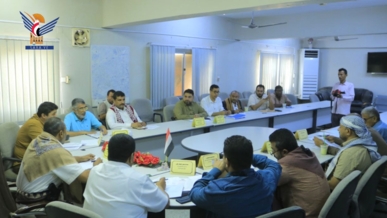 مجلس إدارة مؤسسة المياه بالحديدة يناقش خطط التطوير ومؤشرات الأداء الخدمي