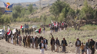 صنعاء.. مسير راجل ووقفة مسلحة في مديرية الطيال