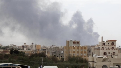 "الإعلامي الحكومي" بغزة يدين جريمة العدوان الإسرائيلي على اليمن