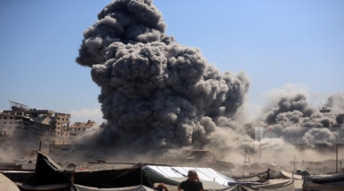 استشهاد ثلاثة فلسطينيين برصاص وقصف العدو الإسرائيلي مخيم البريج ومدينة غزة