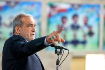 الرئيس الإيراني: استراتيجية الحكومة ترسيخ الوفاق الوطني وتعزيز التضامن الاسلامي