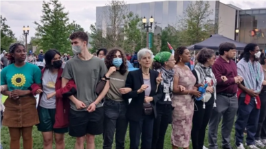 اعتقال مرشحة الرئاسة الأمريكية جيل ستاين في احتجاجات مؤيدة لفلسطين