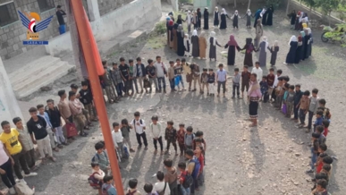 تعز.. وقفات طلابية في عدد من المدارس تضامناً مع غزة