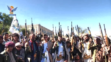 صنعاء .. وقفة بمديرية الطيال إعلانًا للجهوزية والاستعداد لأي مواجهة قادمة