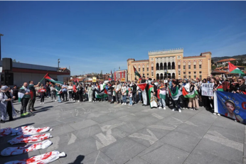 البوسنة والهرسك: المئات ينظمون وقفة احتجاجية تنديدًا بجريمة الإبادة على غزة