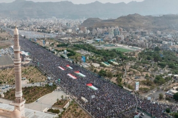 الطوفان المليوني يتجدّد في صنعاء.. "ثباتًا مع غزة.. سنصعّد بمواجهة الإبادة والتجويع"