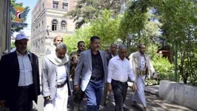وزير الإعلام يطلّع على الانضباط الوظيفي بمؤسسة الإذاعة والتلفزيون وإذاعة صنعاء وقناة اليمن الوثائقية