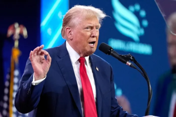 ترامب يتوعد معسكر التطبيع بالجحيم