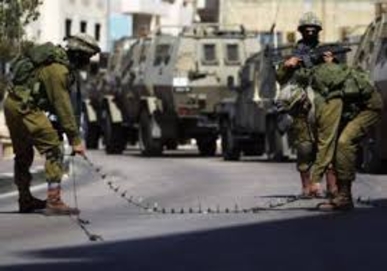 الاحتلال الإسرائيلي يفرض طوقا عسكريا على الضفة وغزة الاحتلال الإسرائيلي يفرض طوقا عسكريا على الضفة وغزة