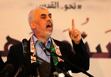 السنوار: نعد أبطال الأقصى والقدس أننا سنكون معهم وسندافع عنهم السنوار: نعد أبطال الأقصى والقدس أننا سنكون معهم وسندافع عنهم