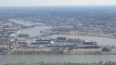 إيران هددت بشن ضربة على قاعدة عسكرية أمريكية في واشنطن واستهداف عسكريين بارزين إيران هددت بشن ضربة على قاعدة عسكرية أمريكية في واشنطن واستهداف عسكريين بارزين