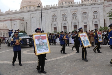 تشييع جثمان فقيد الوطن والقوات المسلحة الفريق السياني تشييع جثمان فقيد الوطن والقوات المسلحة الفريق السياني