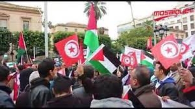 تونس.. مظاهرات حاشدة تضامنا مع فلسطين ومطالبة البرلمان بالتصديق على قانون تجريم التطبيع مع العدو الاسرائيلي تونس.. مظاهرات حاشدة تضامنا مع فلسطين ومطالبة البرلمان بالتصديق على قانون تجريم التطبيع مع العدو الاسرائيلي