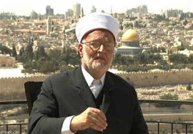 الشيخ عكرمة صبري يدعو المقدسيين لشد الرحال والدفاع عن الأقصى الشيخ عكرمة صبري يدعو المقدسيين لشد الرحال والدفاع عن الأقصى