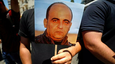 غضب فلسطيني عارم ضد السلطة بعد اغتيالها المعارض “نزار بنات” غضب فلسطيني عارم ضد السلطة بعد اغتيالها المعارض “نزار بنات”