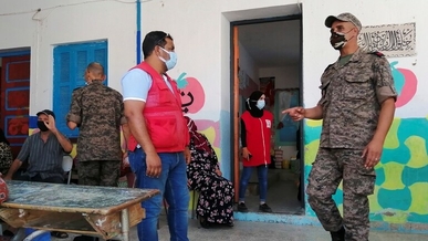 تونس تطلق أكبر عملية تطعيم ضد كورونا تونس تطلق أكبر عملية تطعيم ضد كورونا