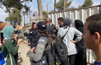 اندلاع مواجهات بين المقدسيين وقوات الاحتلال بمقبرة اليوسفية والاعتداء على الصيادين بغزة اندلاع مواجهات بين المقدسيين وقوات الاحتلال بمقبرة اليوسفية والاعتداء على الصيادين بغزة