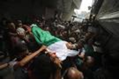 استشهاد شاب فجرا يرفع عدد شهداء جنوب قطاع غزة إلى 7 استشهاد شاب فجرا يرفع عدد شهداء جنوب قطاع غزة إلى 7
