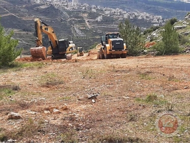 قوات الاحتلال الاسرائيلي تقوم بأعمال تجريف واسعة غرب بيت لحم قوات الاحتلال الاسرائيلي تقوم بأعمال تجريف واسعة غرب بيت لحم