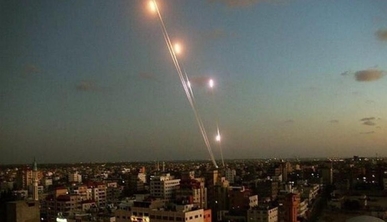 في رد أولي.. سرايا القدس تعلن قصفها “تل أبيب” وغلاف غزة بأكثر من 100 صاروخ