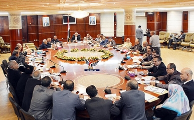 مجلس الوزراء يقر الموجهات الإرشادية لإعداد خطة المرحلة الأولى في إطار رؤية بناء الدولة مجلس الوزراء يقر الموجهات الإرشادية لإعداد خطة المرحلة الأولى في إطار رؤية بناء الدولة