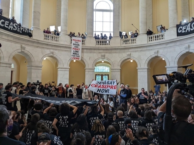 تظاهرات حاشدة في أمريكا نصرةً لغزة ومحتجون يقتحمون الكونغرس تنديداً بالعدوان الصهيوني 