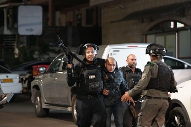 شرطة العدو تعتقل 12 فلسطينيا في أم الفحم خلال قمعها تظاهرة منددة بالعدوان على غزة