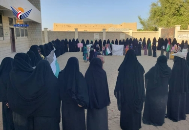  وقفات للهيئة النسائية بالجوف تندد بجرائم العدو الصهيوني في غزة