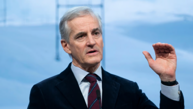 رئيس وزراء النرويج: الحصار الكامل على غزة لا يتماشى مع القانون الدولي للحرب