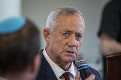 غانتس: جنودنا يسقطون والصور القادمة من معركة قطاع غزة مؤلمة