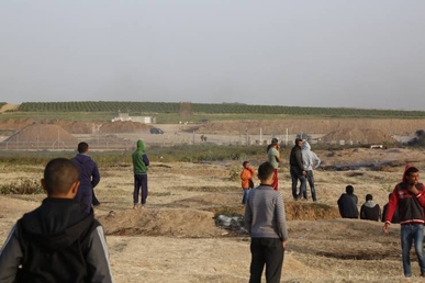 إصابة 3 فلسطنيين برصاص جيش الاحتلال الاسرائيلي شرق حي الزيتون إصابة 3 فلسطنيين برصاص جيش الاحتلال الاسرائيلي شرق حي الزيتون