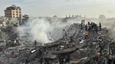 استشهاد عدد من الفلسطينيين في قصف صهيوني عنيف بمحيط المستشفى الإندونيسي بقطاع غزة