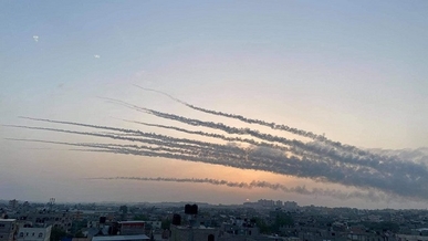 إعلام العدو الصهيوني يعترف بإصابة ثلاثة صهاينة جراء قصف القسام مدينة “تل أبيب” المحتلة