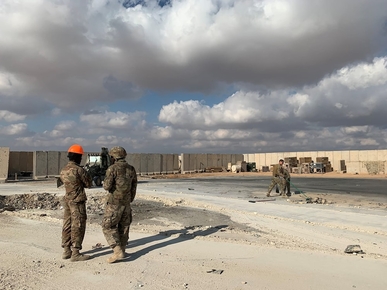 المقاومة العراقية تستهدف عدة قواعد أمريكية بالمسيّرات