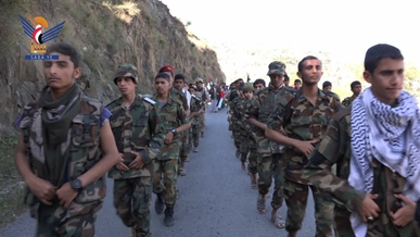 عرض رمزي لخريجي دفعة “طوفان الأقصى” في مركز محافظة حجة