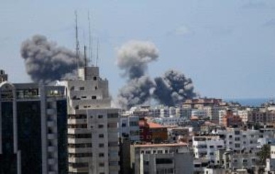تجدد القصف الإسرائيلي على قطاع غزة تجدد القصف الإسرائيلي على قطاع غزة