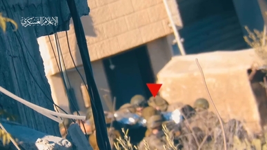 “جيش” العدو يُقر بمصرع ضابطين وجندي في معارك جنوب ووسط غزة